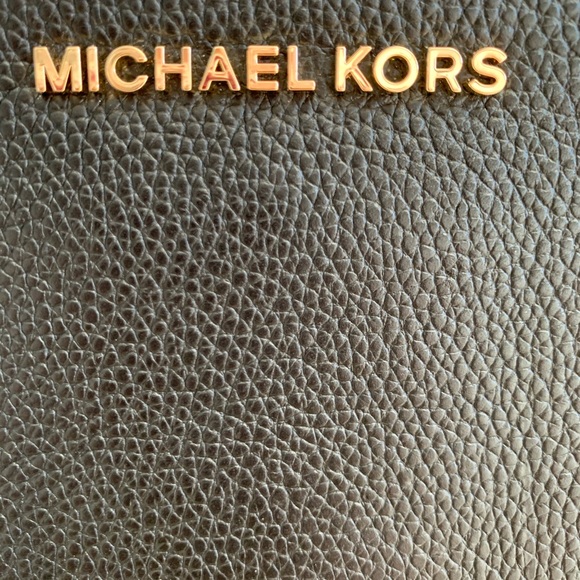 Michael Kors Jet Set Large Black Leather Clutch - Picture 3 of 4
